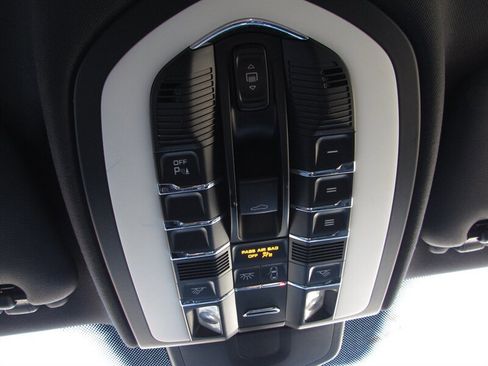 Used 2013 Porsche Cayenne image 12