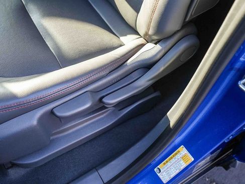 Used 2019 Chevrolet Bolt Premier FWD image 21