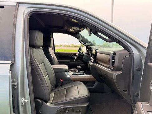 Used 2023 Chevrolet Silverado 1500 High Country AWD/4WD image 11