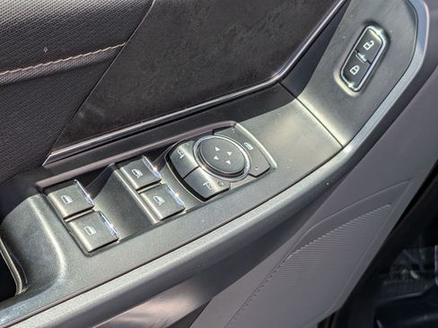 Used 2024 Ford F150 XLT AWD/4WD image 12