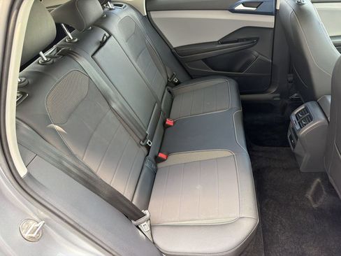Used 2024 Volkswagen Taos SE AWD/4WD image 29