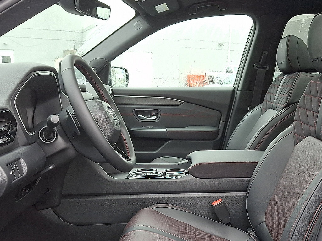 New 2026 Honda Pilot Black Edition image 9