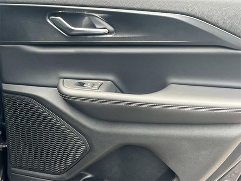 New 2025 Jeep Grand Cherokee Laredo X w/ Luxury Tech Group I image 17