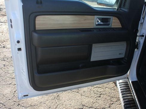 Used 2011 Ford F150 Lariat w/ Lariat Chrome Pkg image 26