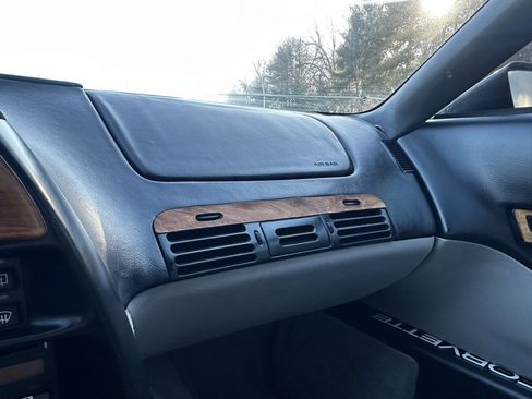 Used 1996 Chevrolet Corvette Coupe image 13