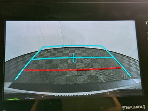 Used 2022 Toyota Camry SE image 21