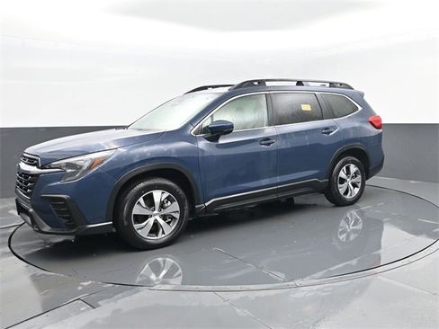 Used 2024 Subaru Ascent Premium w/ Convenience Package image 1
