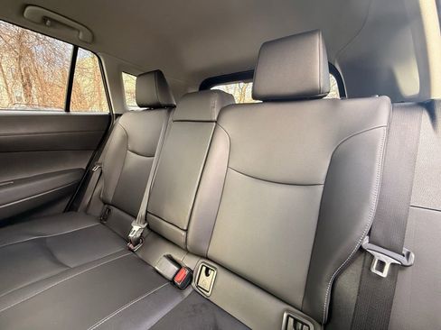 Used 2024 Toyota Corolla Cross XLE image 15