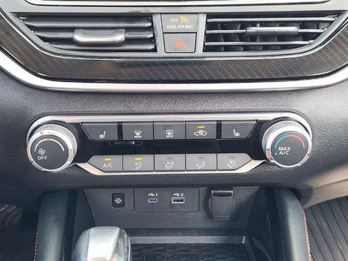 Certified 2023 Nissan Altima 2.5 SR w/ SR Premium Package FWD image 15