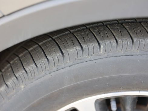 Used 2022 Lincoln Nautilus Reserve image 11