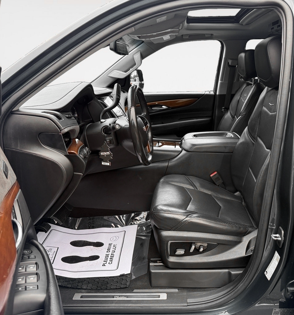 Used 2019 Cadillac Escalade ESV Luxury AWD/4WD image 12