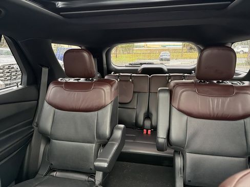 Used 2020 Ford Explorer Platinum w/ Premium Technology Package image 11