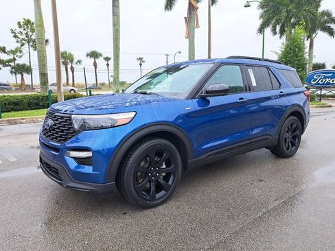 Certified 2022 Ford Explorer ST-Line w/ Class IV Trailer Tow Package image 3