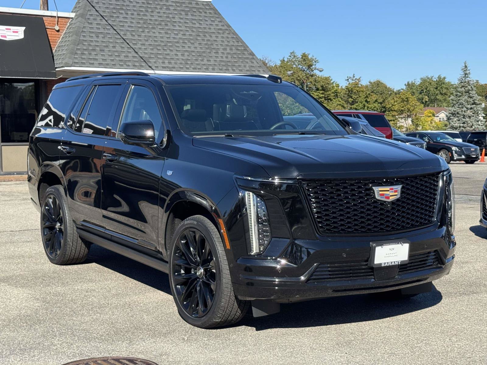 Used 2025 Cadillac Escalade Sport Platinum w/ LPO, ONYX Package AWD/4WD image 4