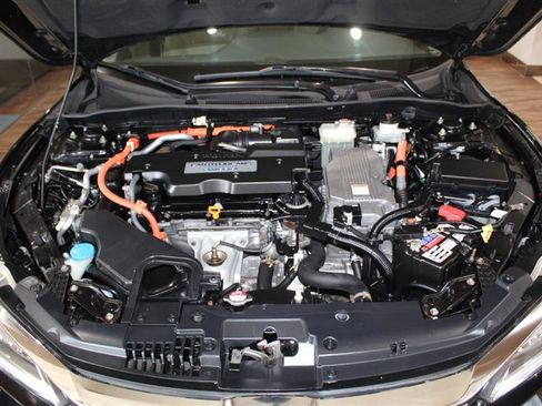 Used 2017 Honda Accord Touring image 14