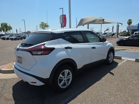Used 2025 Nissan Kicks Play S FWD image 3