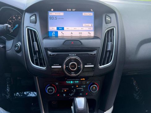 Used 2018 Ford Focus Titanium FWD image 9