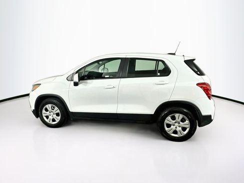 Used 2018 Chevrolet Trax LS FWD image 4