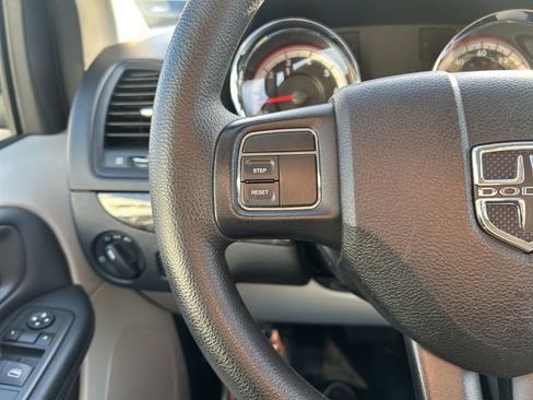 Used 2015 Dodge Grand Caravan American Value Package image 30