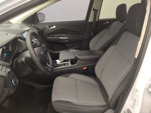 Used 2019 Ford Escape SE FWD image 17