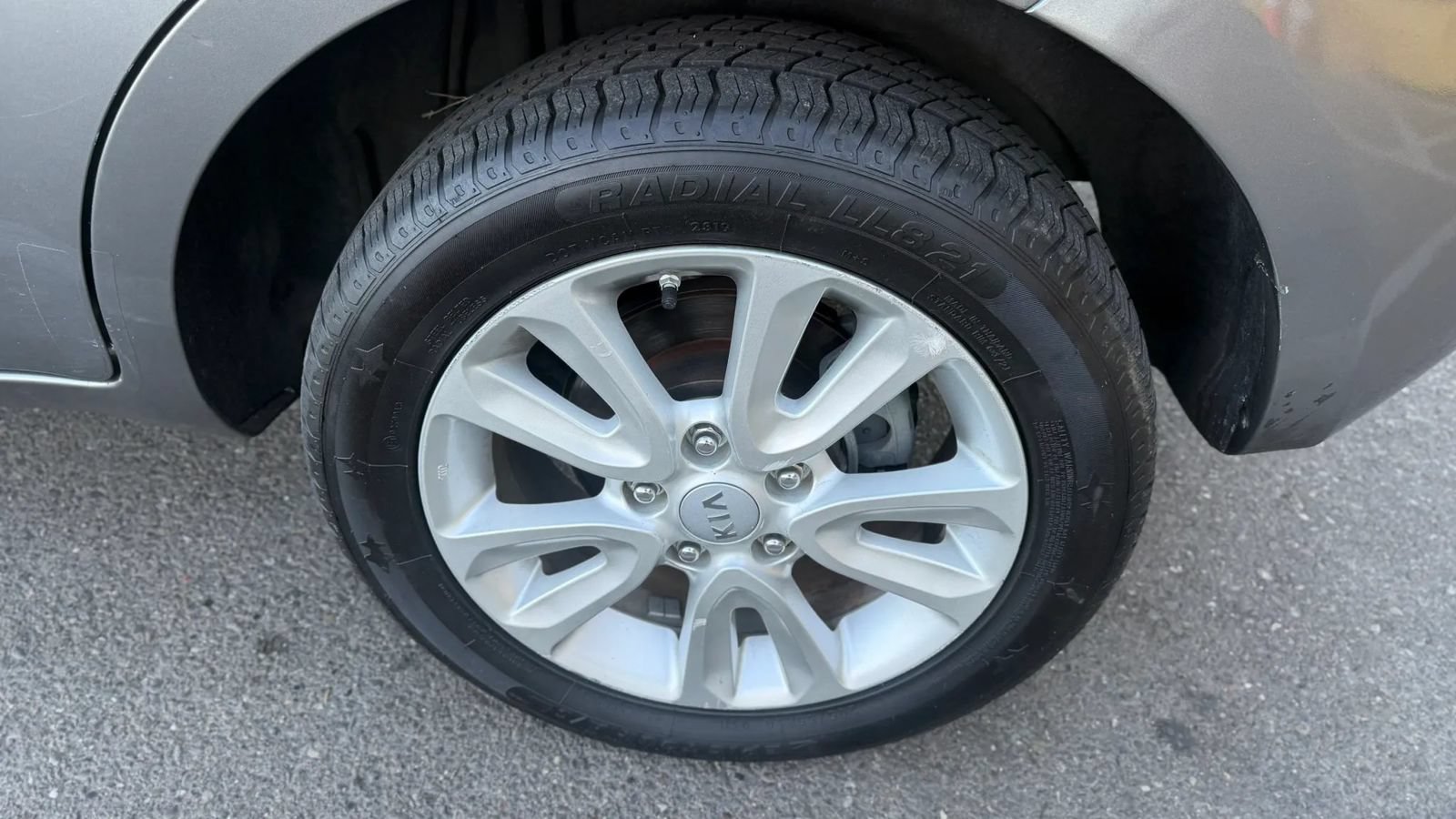 Used 2012 Kia Soul + FWD image 22
