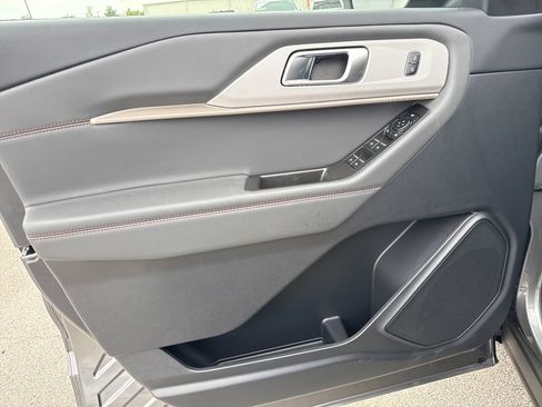 New 2026 Ford Explorer Active RWD image 17