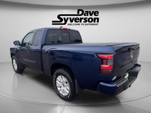 Used 2022 Nissan Frontier SV image 3