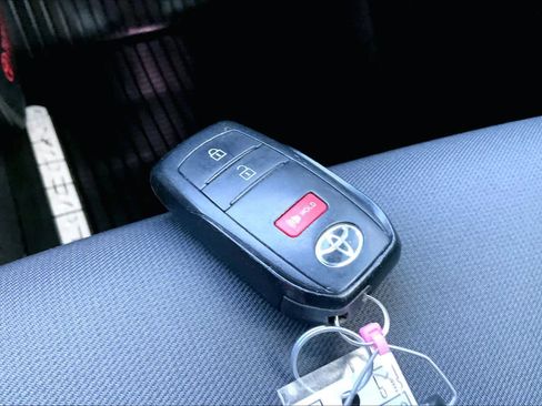 Used 2025 Toyota Tacoma TRD Sport AWD/4WD image 14