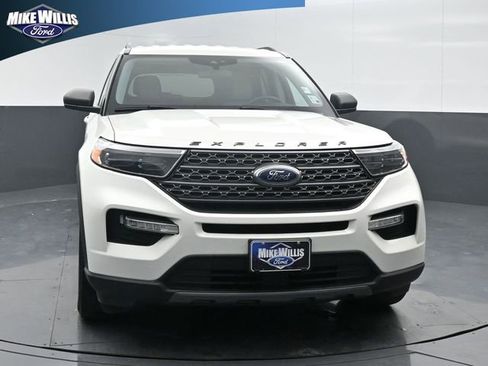 Used 2021 Ford Explorer XLT w/ Equipment Group 202A image 2