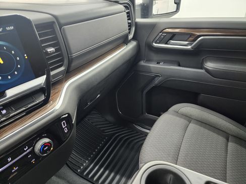 Used 2024 Chevrolet Silverado 2500 LT image 13