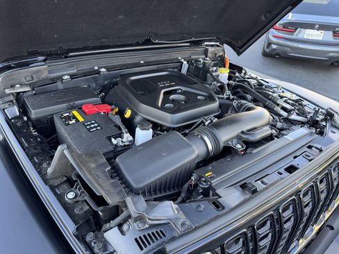 Used 2025 Jeep Wrangler Willys image 40