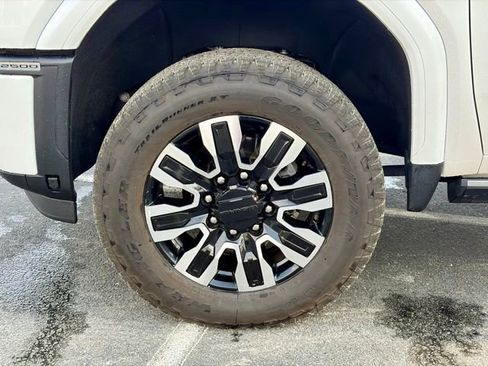 Used 2025 GMC Sierra 2500 Denali Ultimate image 29