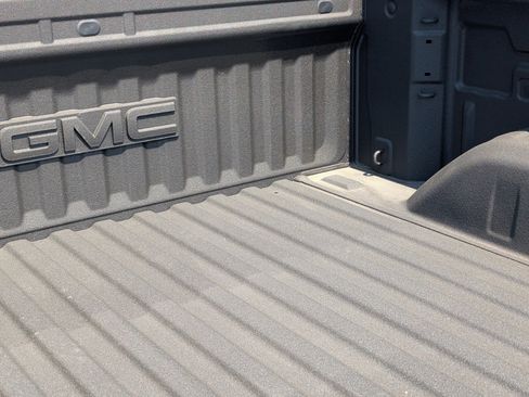 Used 2025 GMC Sierra 1500 Denali w/ Denali Reserve Package AWD/4WD image 10