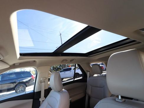 Certified 2022 Ford Explorer XLT w/ Equipment Group 202A image 4