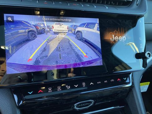 New 2026 Jeep Grand Cherokee Limited image 9