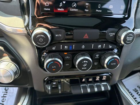 Used 2022 RAM 1500 Laramie w/ Sport Appearance Package AWD/4WD image 27