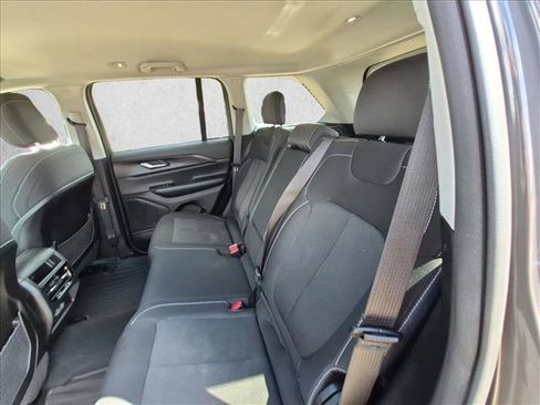 Used 2024 Jeep Grand Cherokee Laredo RWD image 15