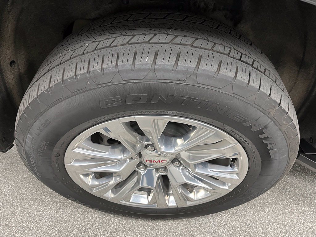 Used 2025 GMC Yukon XL Denali AWD/4WD image 15