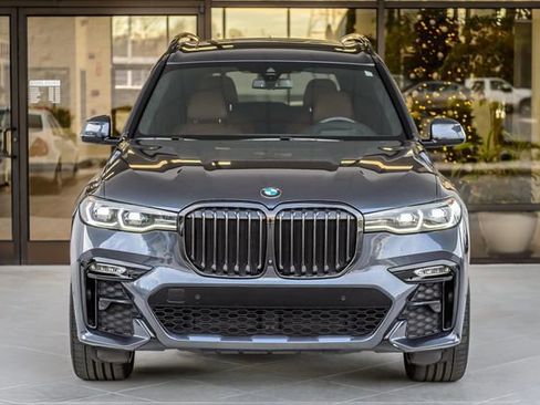 Used 2022 BMW X7 xDrive40i w/ M Sport Package image 5