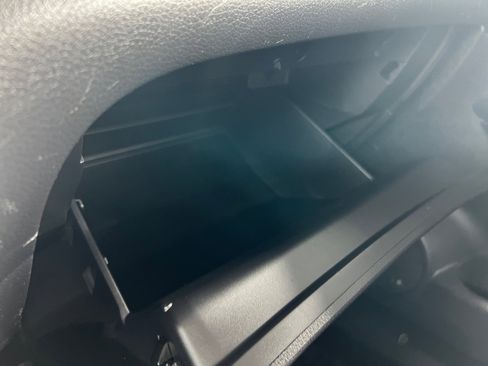 Used 2017 Nissan Rogue S image 19