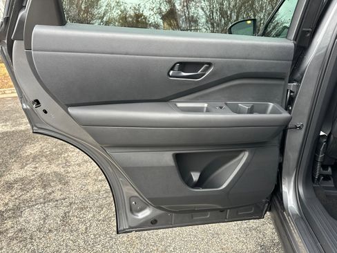 New 2025 Nissan Pathfinder SV w/ SV Premium Package image 23