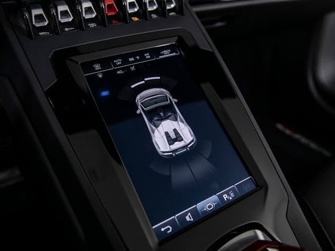 Used 2020 Lamborghini Huracan EVO image 31