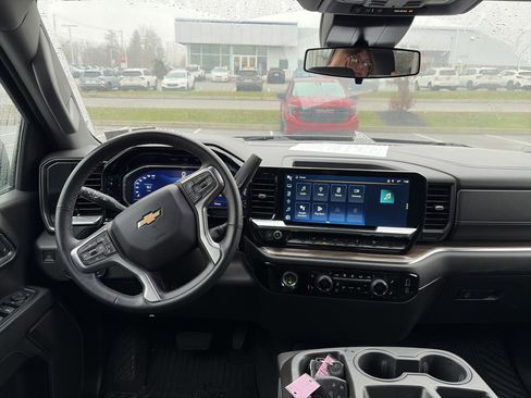 Used 2023 Chevrolet Silverado 1500 LT image 18