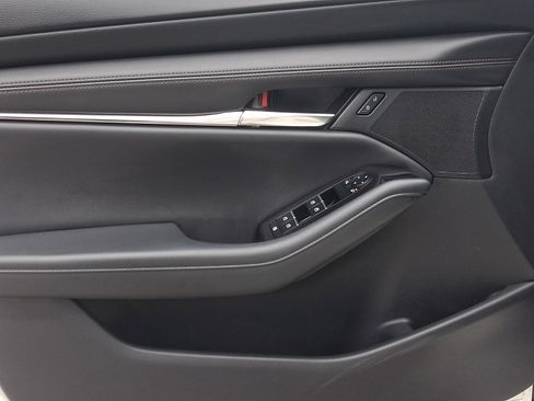 Used 2021 MAZDA MAZDA3 s image 12