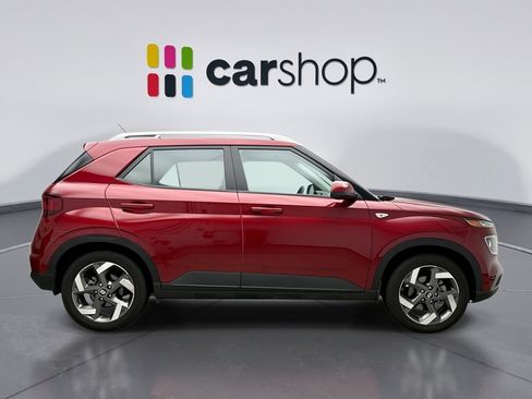 Used 2024 Hyundai Venue Limited image 6