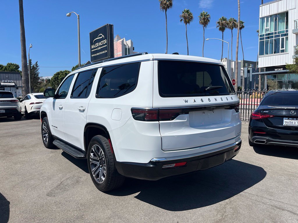 Used 2024 Jeep Wagoneer Series II w/ Flexible Seating Group RWD image 7