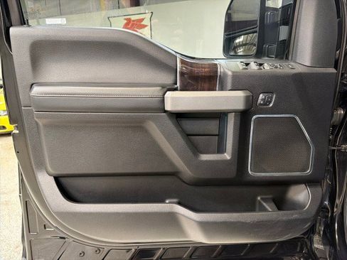 Used 2017 Ford F250 Platinum w/ Platinum Ultimate Package image 16