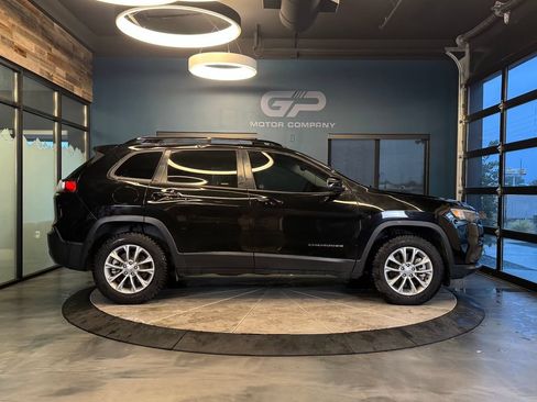 Used 2022 Jeep Cherokee Latitude Lux AWD/4WD image 2