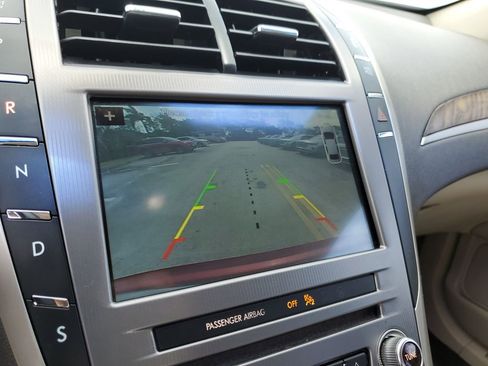Used 2017 Lincoln MKZ Reserve FWD image 29