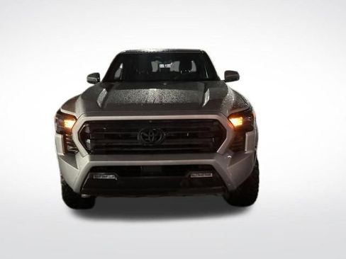 Used 2024 Toyota Tacoma SR5 image 3